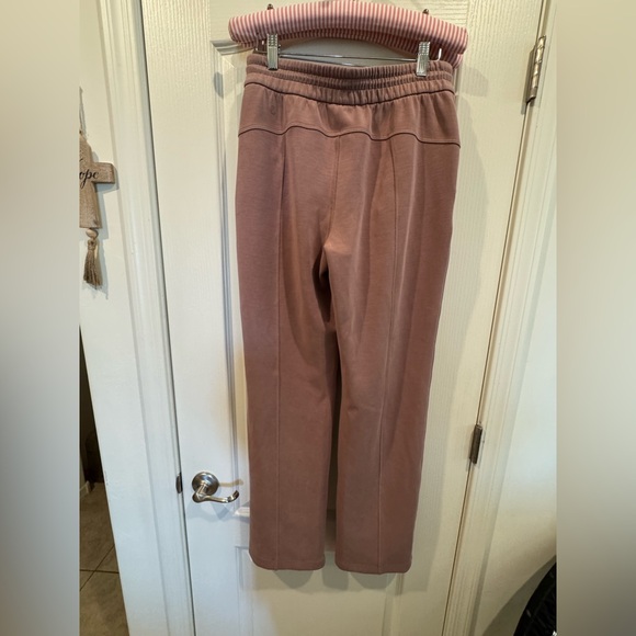 Lululemon Softstreme HR Pant Size 6 Brown Tan Regular Inseam EUC - Picture 5 of 6